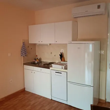 Brusje 3* Podgora (Split-Dalmatia)